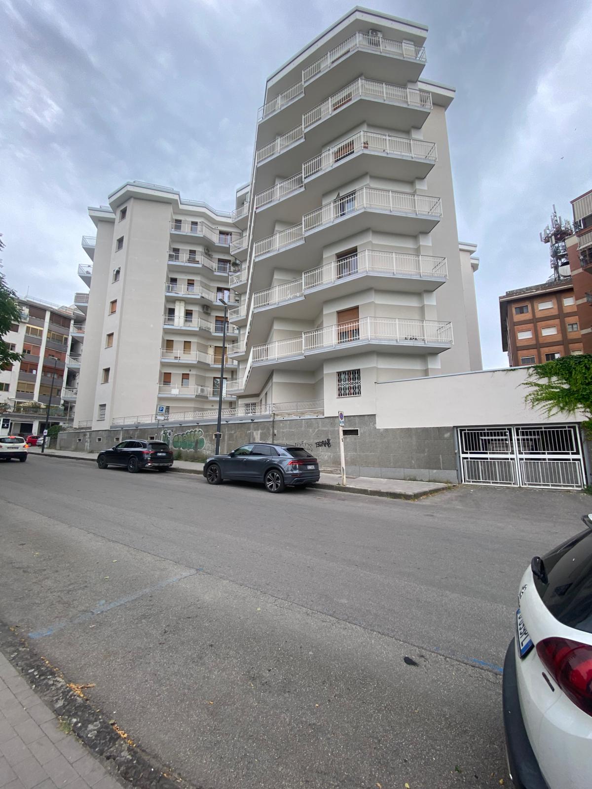 APPARTAMENTO IN PALAZZO SIGNORILE + BOX AUTO