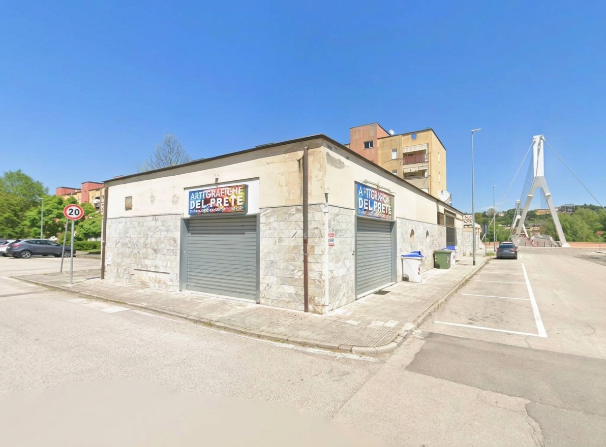 Locale commerciale locato – Via Mario Pascucci, Benevento