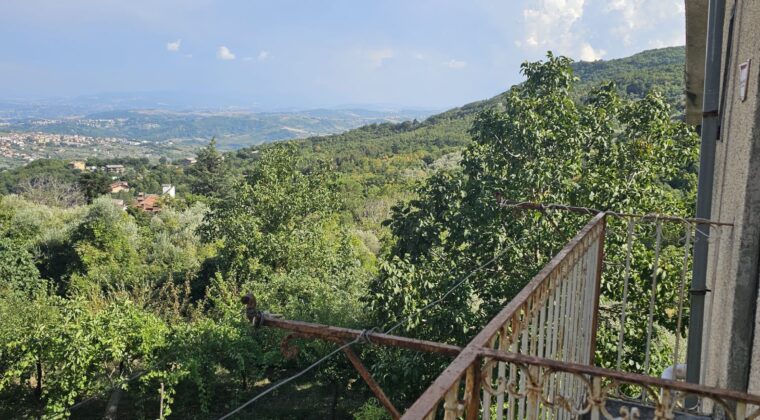 Casa d’epoca con annesso e vista panoramica – Via Santa Croce, Vitulano
